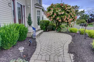 21 Samantha Cir, Matawan, NJ 07747 - Photo 5