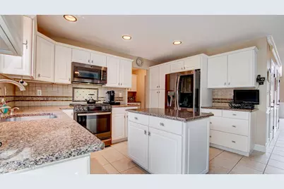 21 Samantha Circle, Matawan, NJ 07747 - Photo 19