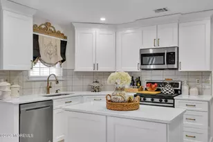 19 Weybridge Ct, Toms River Township, NJ 08757 - Photo 7