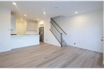 911 District Blvd Ridge, East Brunswick Township, NJ 08816 - Photo 17