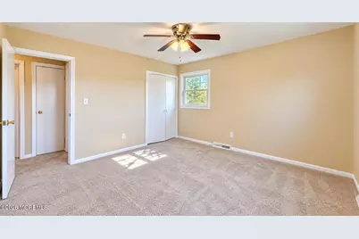 34 Winthrop Drive, Manalapan Township, NJ 07726 - Photo 13