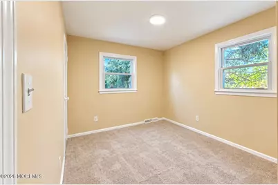 34 Winthrop Drive, Manalapan Township, NJ 07726 - Photo 15