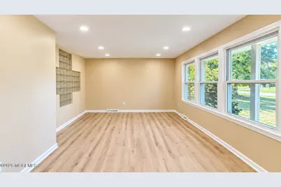 34 Winthrop Drive, Manalapan Township, NJ 07726 - Photo 11