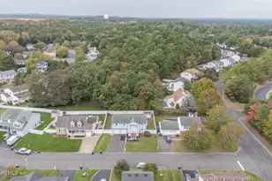 53 Danbury Rd, Tinton Falls, NJ 07753 - Photo 33