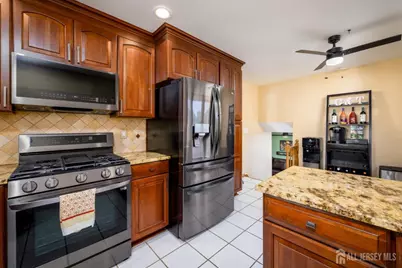 41 Wilson Drive, Fords, NJ 08863 - Photo 5
