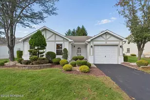 25 Hansom Ln, Marlboro Township, NJ 07746 - Photo 1