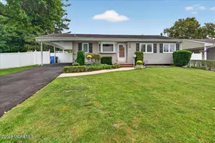 11 Brown Ct, Sayreville, NJ 08859 - Photo 1
