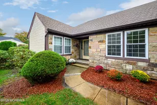 13 Benjamin Franklin Dr, Monroe Township, NJ 08831 - Photo 1