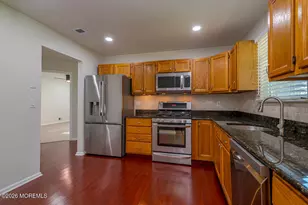 81 Poplar Pl, Freehold, NJ 07728 - Photo 7