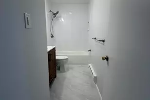 70 William And Mary Sq, Freehold, NJ 07728 - Photo 5