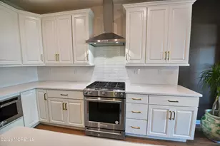 19 Coburgh Dr, Wall Township, NJ 07753 - Photo 15
