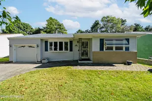 92 Castleton Dr, Toms River Township, NJ 08757 - Photo 1