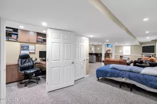 38 Hyer Ct, Aberdeen Township, NJ 07747 - Photo 61