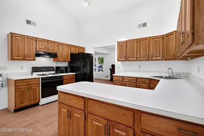 162 Gayle Court, Lakewood, NJ 08701 - Photo 9