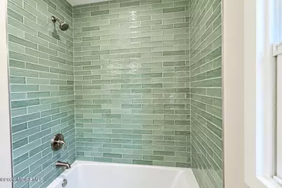 856 E Concourse, Keyport, NJ 07735 - Photo 17