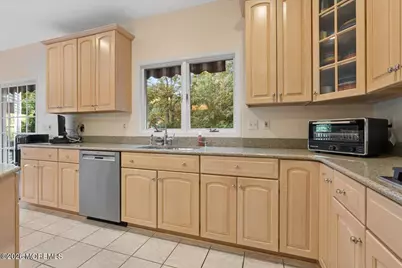 312 Wembley Place, Morganville, NJ 07751 - Photo 17