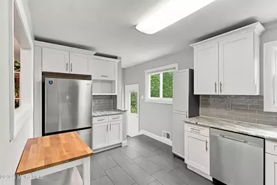 8 Hampton Road, Howell Township, NJ 07731 - Photo 9