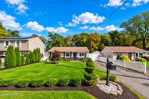 535 Holly Village Ln, Toms River Township, NJ 08753 - Photo 1