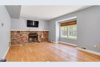 40 Newport Drive, Manalapan Township, NJ 07726 - Photo 15