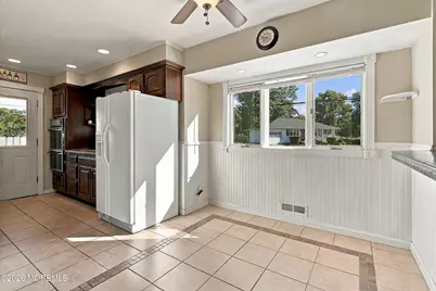 510 Mackey Avenue, Belford, NJ 07718 - Photo 7