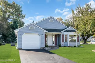 19 Deer Run Ln, Brick, NJ 08724 - Photo 1