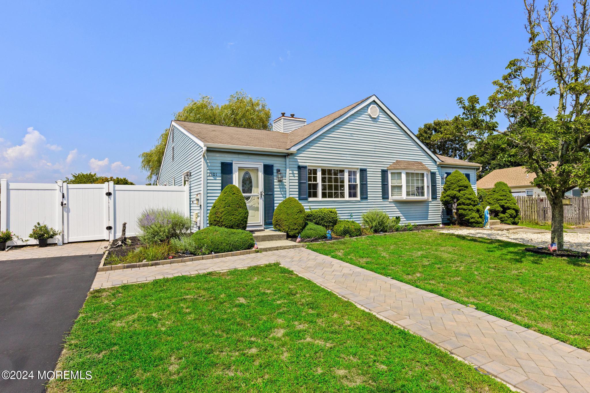 2101 Lamplighter Dr, Toms River Township, NJ 08753 - MLS 22422889 ...