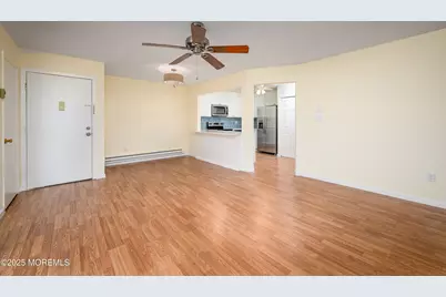 25 Western Reach, Red Bank, NJ 07701 - Photo 1