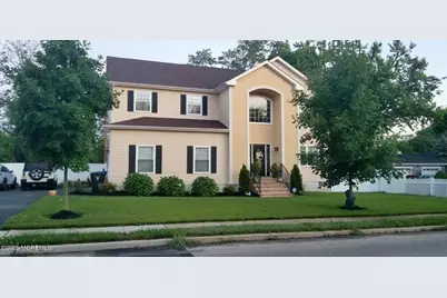 334 East Road, Belford, NJ 07718 - Photo 1