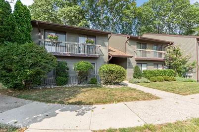 21 Auburn Court, Red Bank, NJ 07701 - Photo 1