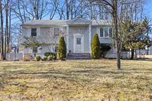 52 Yorke Ct, Freehold, NJ 07728 - Photo 1