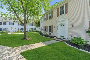 342 Narragansett Ln, Monroe Township, NJ 08831 - Photo 1