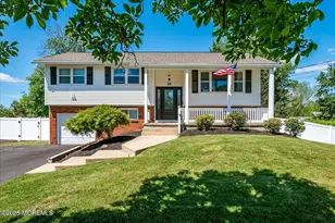 25 Yorktowne Dr, Manalapan Township, NJ 07726 - Photo 1