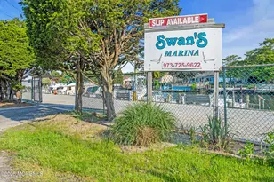 421 Laurel Blvd, Lanoka Harbor, NJ 08734 - Photo 1