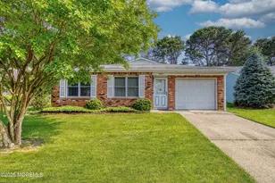 11 Garland Dr, Brick, NJ 08724 - Photo 1