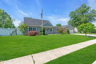 17 Hemlock St, Hazlet Township, NJ 07730 - Photo 1