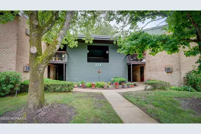 233 Medford Court #B, Manalapan Township, NJ 07726 - Photo 1