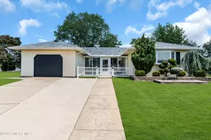 13 Canaries Ct, Toms River Township, NJ 08757 - Photo 1