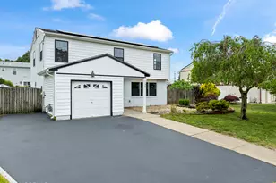 190 Ravenwood Blvd, Barnegat, NJ 08005 - Photo 1