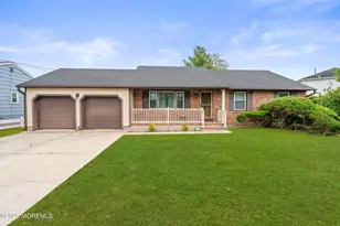 401 Meredith Ln, Brick, NJ 08723 - Photo 1