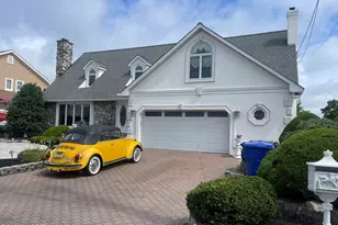 689 Golden Dr, Toms River Township, NJ 08753 - Photo 1