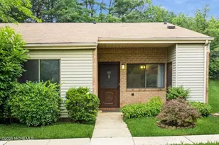 239 Medford Ct, Manalapan Township, NJ 07726 - Photo 1