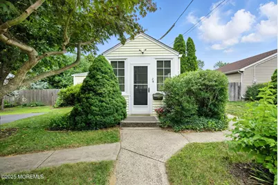 29 Park Avenue, Belford, NJ 07718 - Photo 1