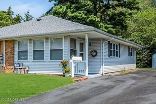 52 Berkshire Ct, Toms River Township, NJ 08753 - Photo 1