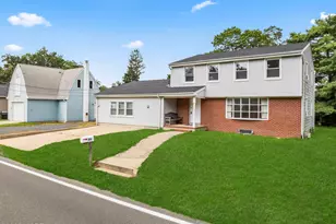 608 Berkeley Ave, Beachwood, NJ 08722 - Photo 1