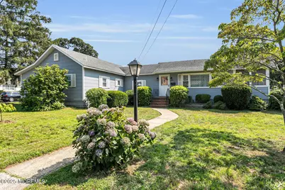 324 E End Avenue, Belford, NJ 07718 - Photo 1