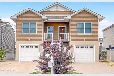 34 Lagoon Drive E, Toms River Township, NJ 08753 - Photo 1