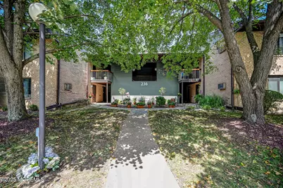 236 Medford Court #g, Manalapan Township, NJ 07726 - Photo 1