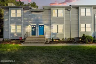 48 Village Dr, Hamburg, NJ 07419 - Photo 1