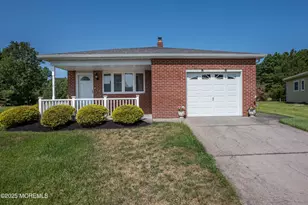 28 Bahamia Dr, Toms River Township, NJ 08757 - Photo 1