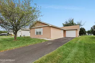 14 Mansfield Dr, Brick, NJ 08724 - Photo 1